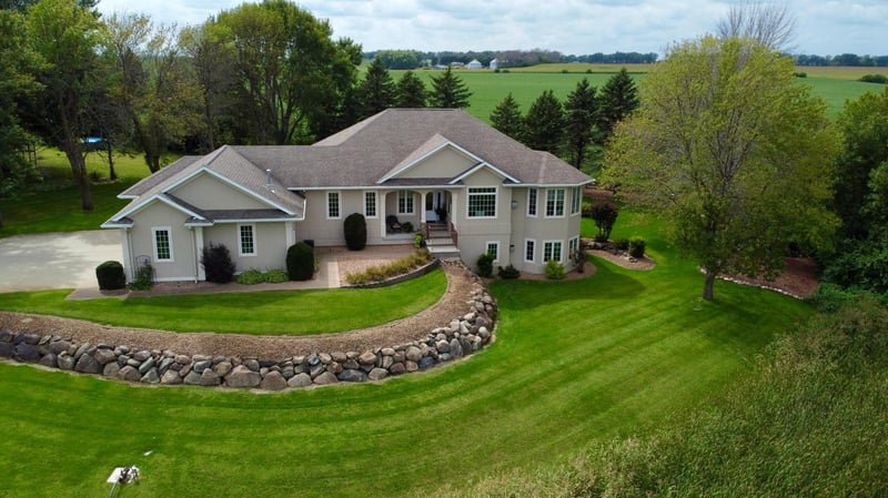 1250 S Crailsheim Rd, Worthington, MN 56187