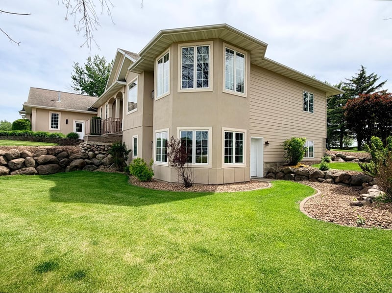 1250 S Crailsheim Rd, Worthington, MN 56187