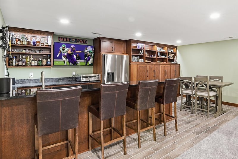 11 Moon Cir, Saint Cloud, MN 56301