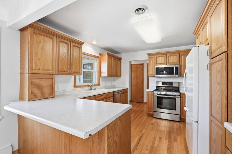 5101 Oxford Ave, Edina, MN 55436