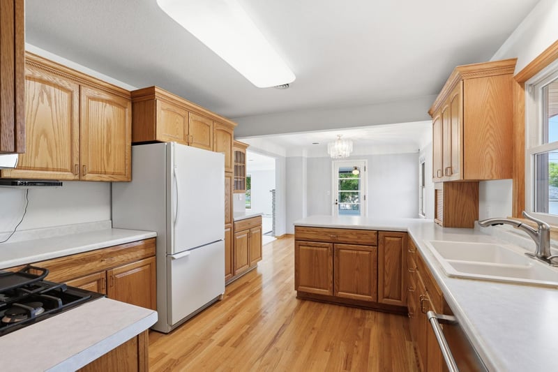 5101 Oxford Ave, Edina, MN 55436