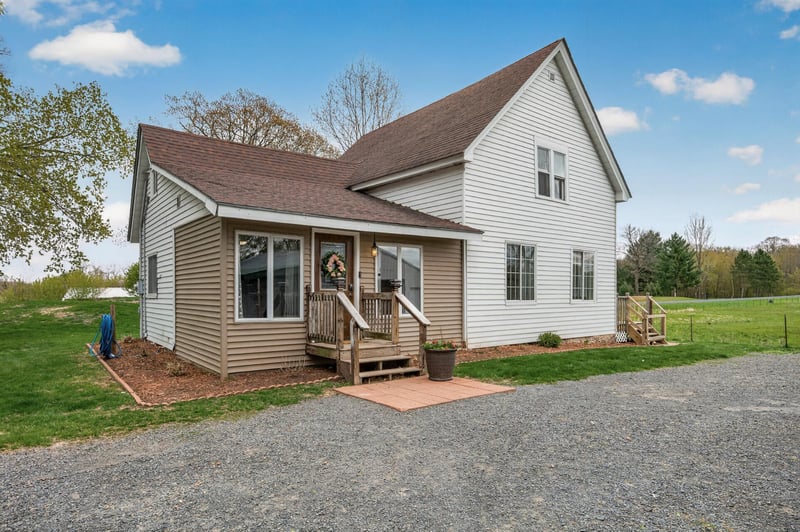 27680 Redwing Ave, Shafer, MN 55074