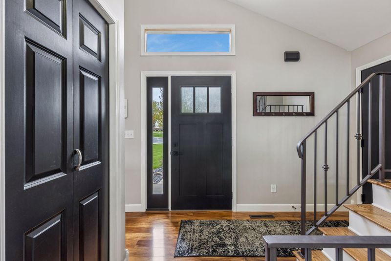 5679 Erik Ln, Shoreview, MN 55126