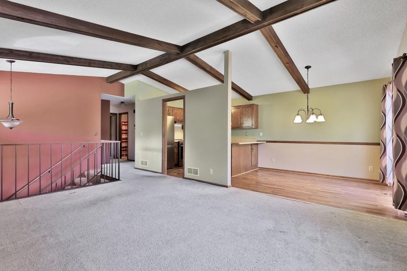1282 Bridle Path Ct, White Bear Twp, MN 55110