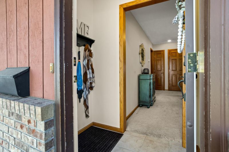 620 12th St N, Moorhead, MN 56560