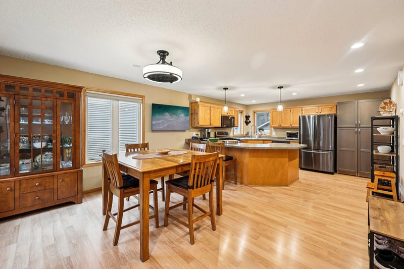 218 Birch Rd, East Bethel, MN 55092
