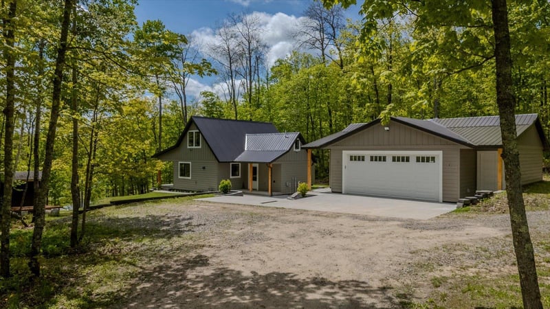 17585 S Crystal Springs Rd, Grand Rapids, MN 55744