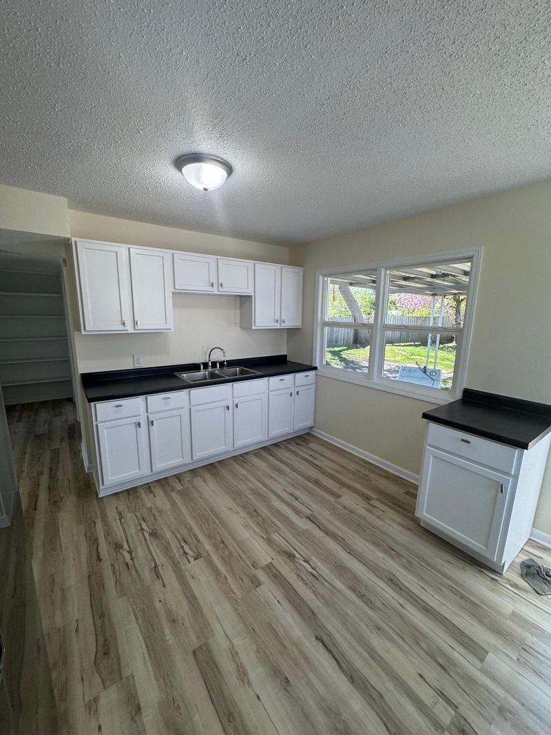 1173 Macarthur St, West Saint Paul, MN 55118