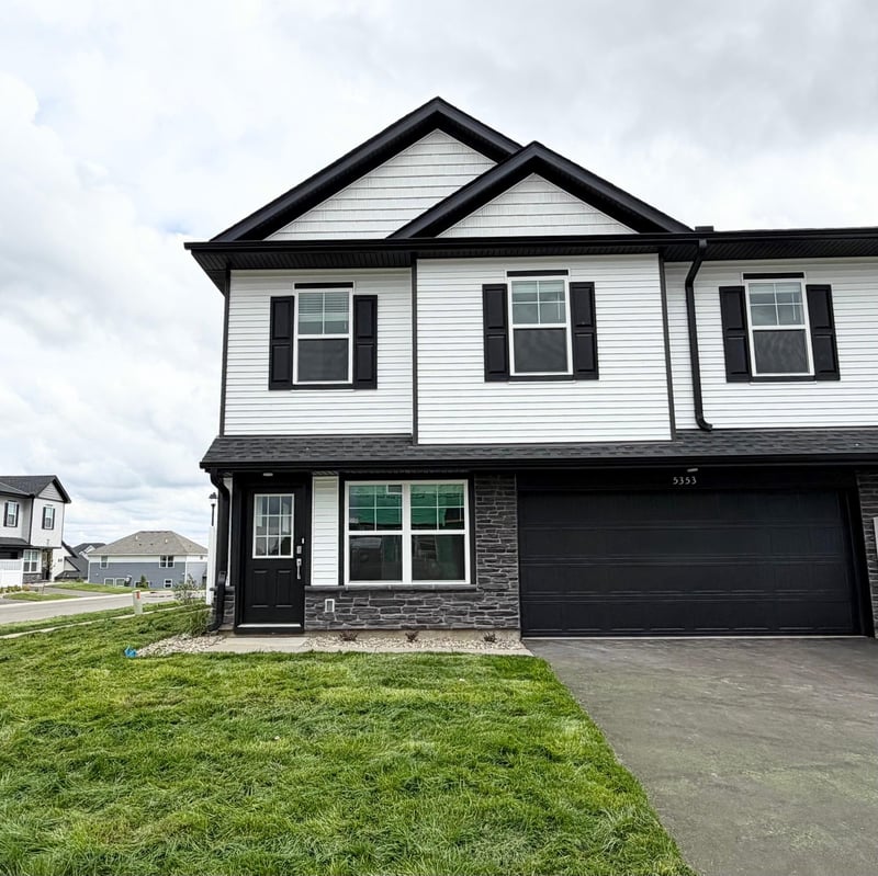 5353 Long Pointe Ps, Woodbury, MN 55129