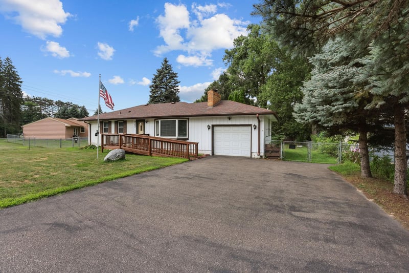 4585 Otter Lake Rd, White Bear Lake, MN 55110