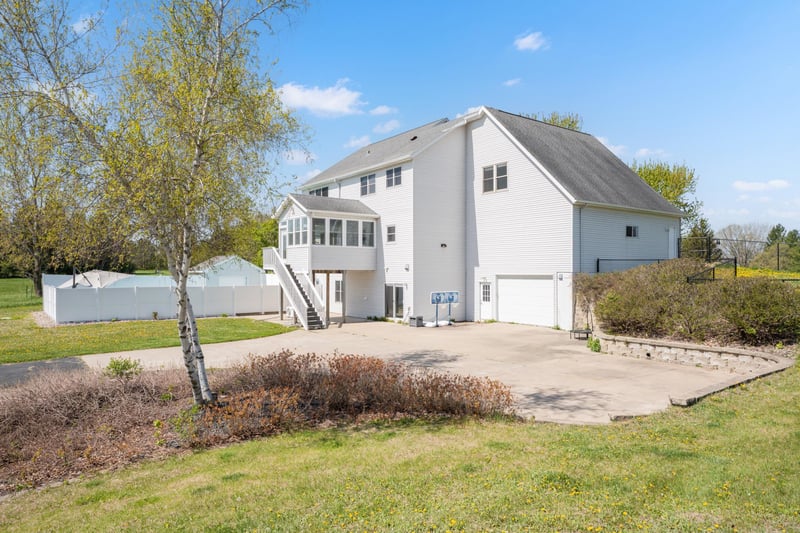 1653 Bear Meadow Ln SE, Rochester, MN 55904