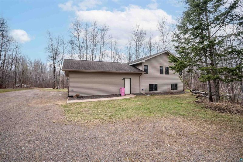 255 E Harney Rd, Esko, MN 55733