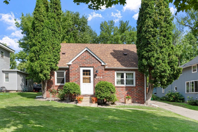 404 4th Ave NW, Buffalo, MN 55313