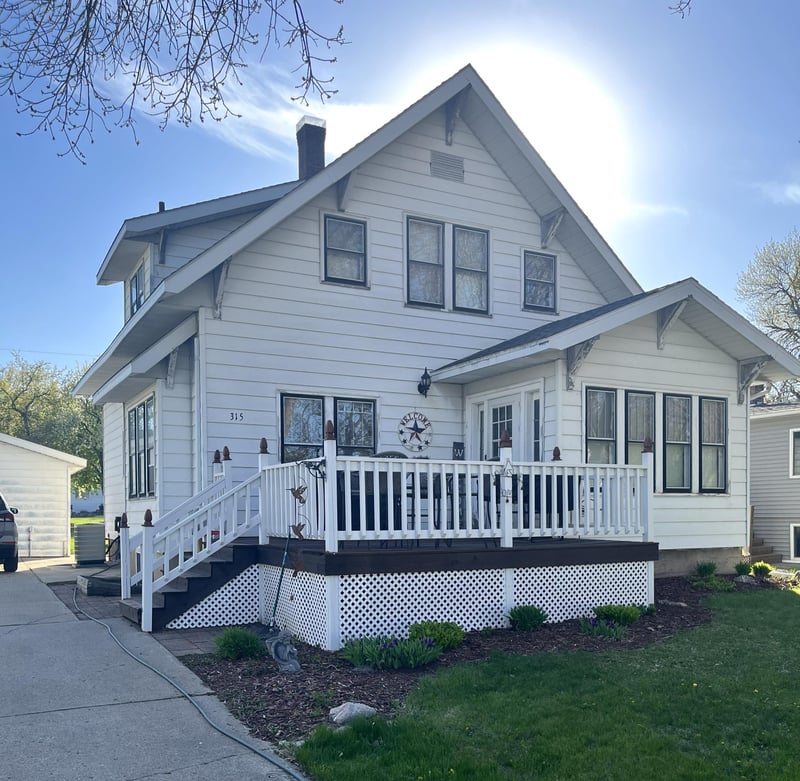 315 1st St SE, Clara City, MN 56222