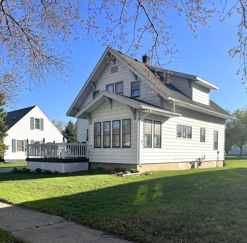 315 1st St SE, Clara City, MN 56222