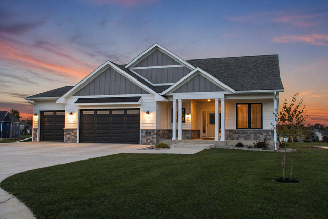 34 N Pointe Ct, North Mankato, MN 56003