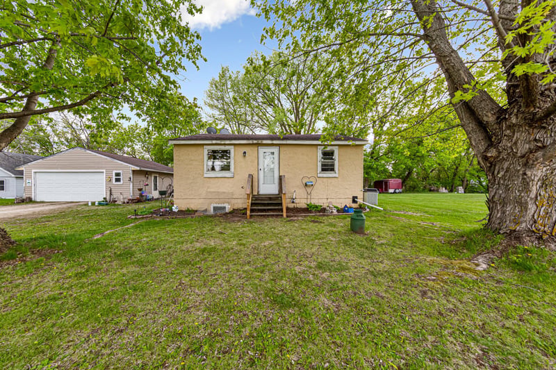 19624 Roberds Lake Blvd, Faribault, MN 55021