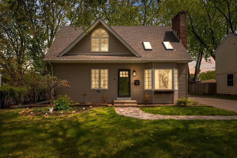 1834 Holton St, Falcon Heights, MN 55113