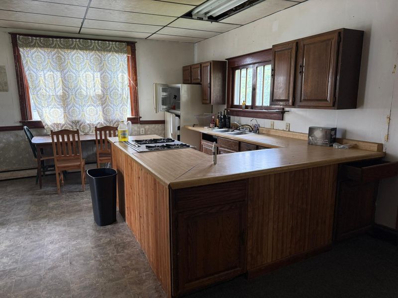 302 Broadway Ave S, New Richland, MN 56072
