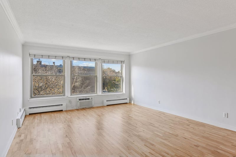 821 Douglas Ave #304, Minneapolis, MN 55403