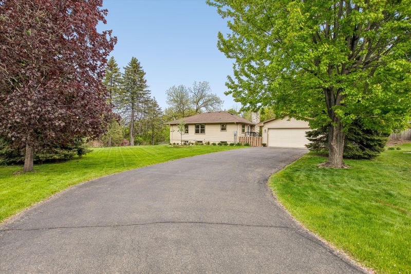 9509 Briar Cir, Bloomington, MN 55437