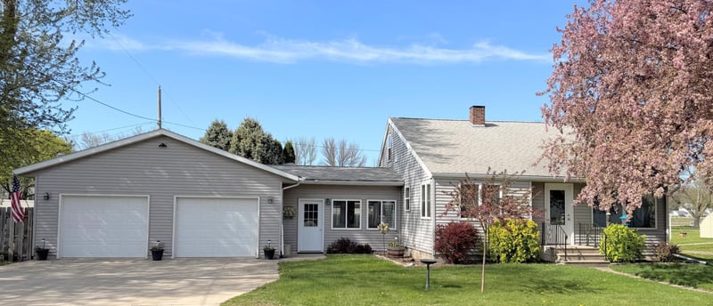 270 North St E, Vesta, MN 56292