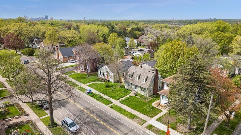 1457 Edgerton St, Saint Paul, MN 55130
