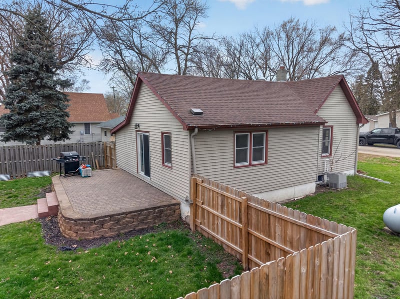 112 Woodland Ave E, Underwood, MN 56586