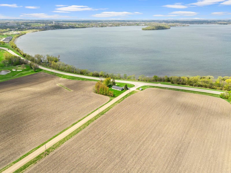 9285 Parley Lake Rd, Waconia, MN 55387