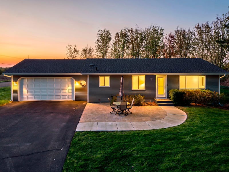 9285 Parley Lake Rd, Waconia, MN 55387