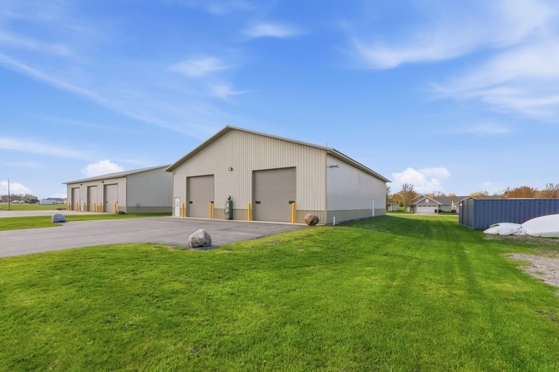 2421 Oxford Dr SE, Willmar, MN 56201