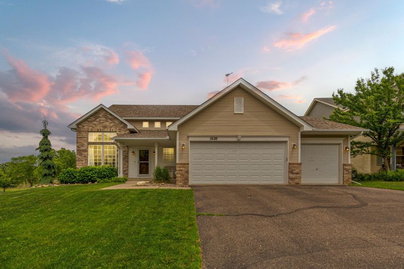 1620 Pinnacle Dr, Dundas, MN 55019