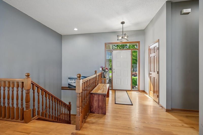 1514 Overlook Dr SE, Lonsdale, MN 55046