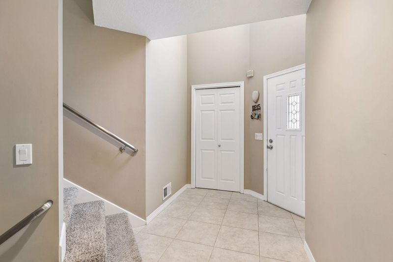 7442 Cahill Rd, Edina, MN 55439