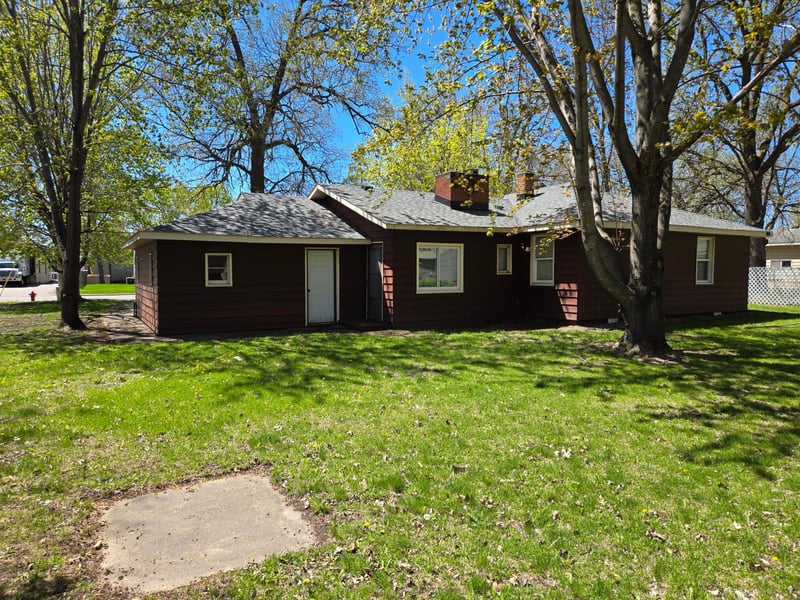 31 1st St N, Waite Park, MN 56387