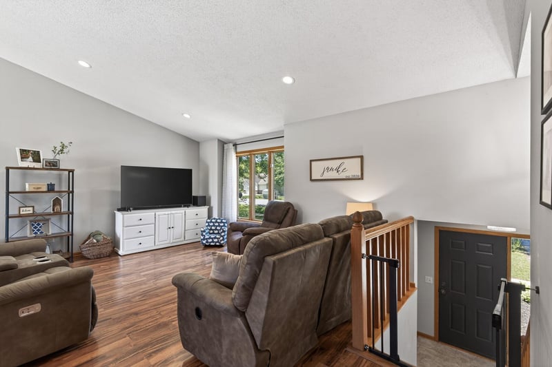 600 River Rd W, Delano, MN 55328