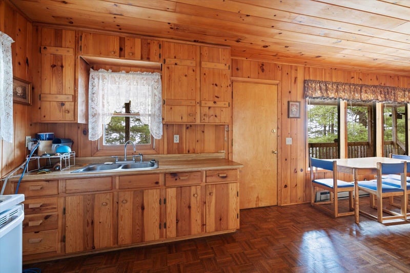 2014 W Frazer Bay Rd, Cook, MN 55723