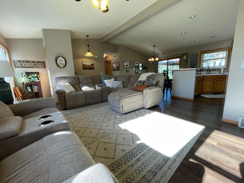 409 1st St SW, Grand Meadow, MN 55936