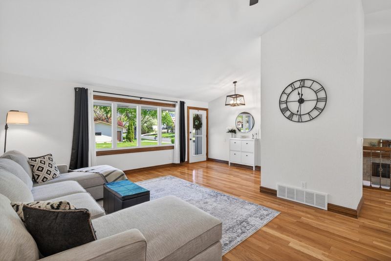 15005 76th Pl N, Maple Grove, MN 55311