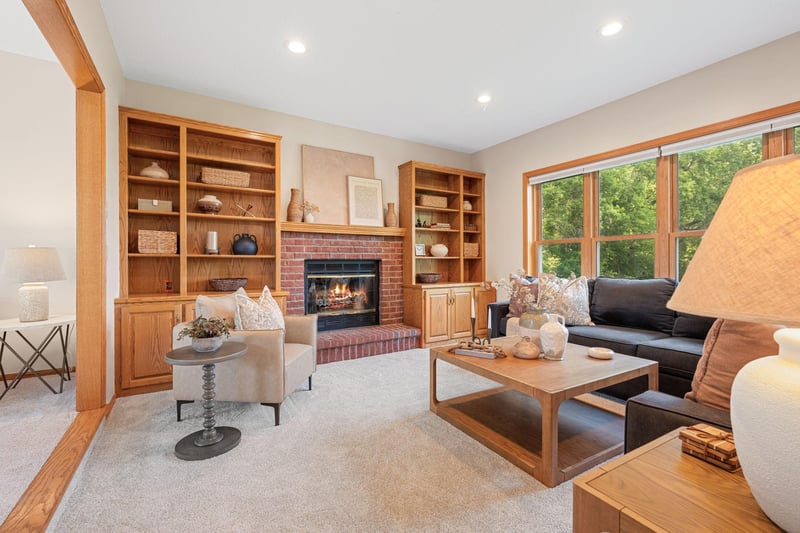 9535 Pineview Ln N, Maple Grove, MN 55369