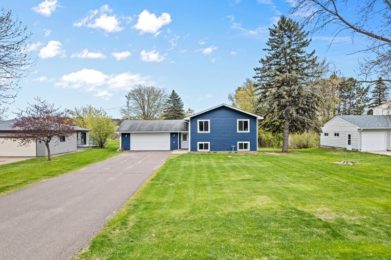 850 W 4th St, Rush City, MN 55069