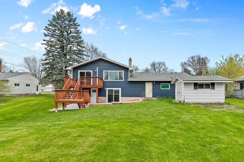 850 W 4th St, Rush City, MN 55069