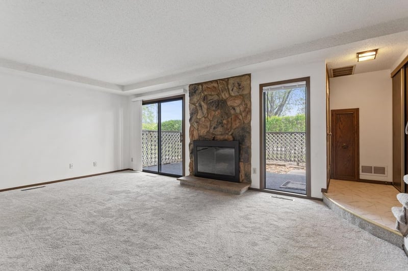 1115 Landmark Trl S, Hopkins, MN 55343