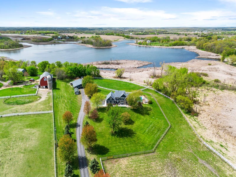 8665 Pioneer Trl, Loretto, MN 55357