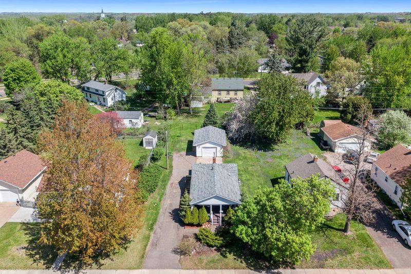 212 4th Ave NE, Cambridge, MN 55008