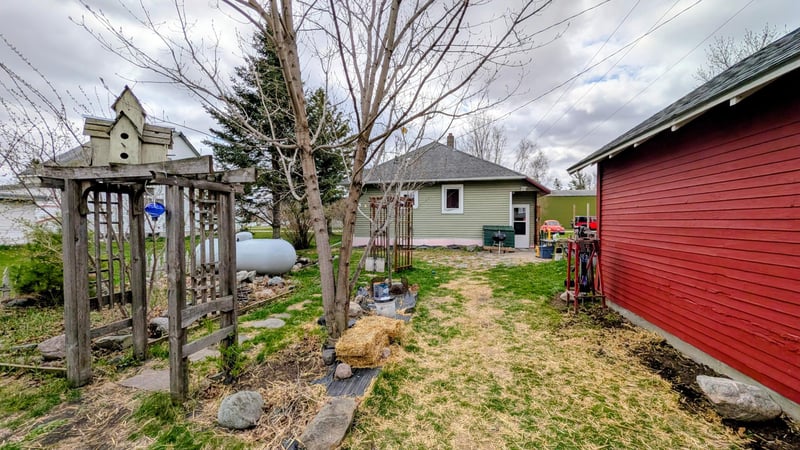 140 4th St NE, Mcintosh, MN 56556