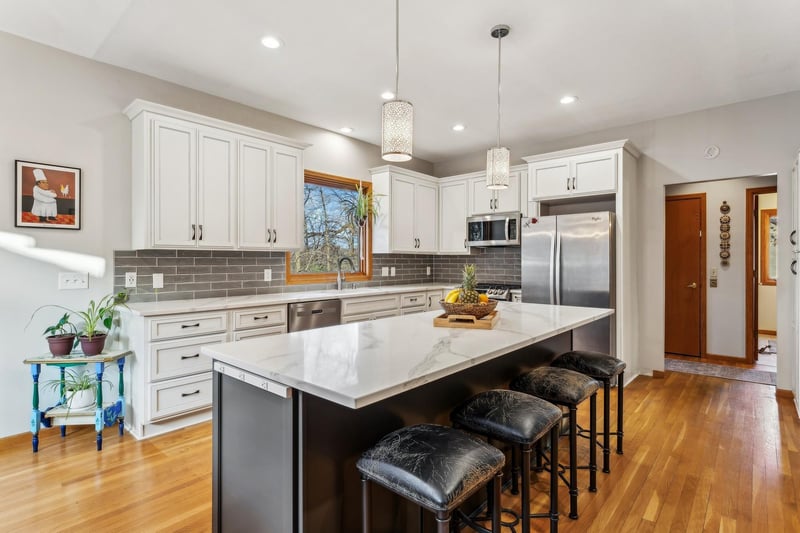 2319 Iverson Ct, Lino Lakes, MN 55038