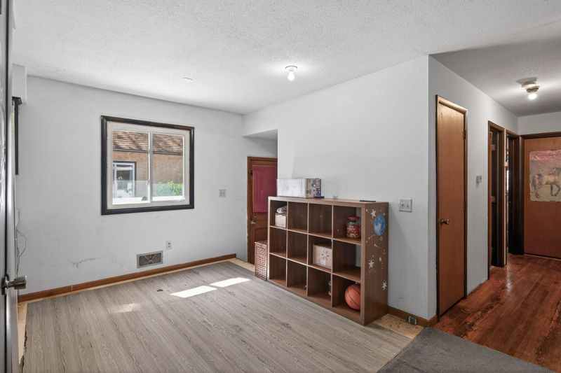 2519 3rd Ave E, North Saint Paul, MN 55109