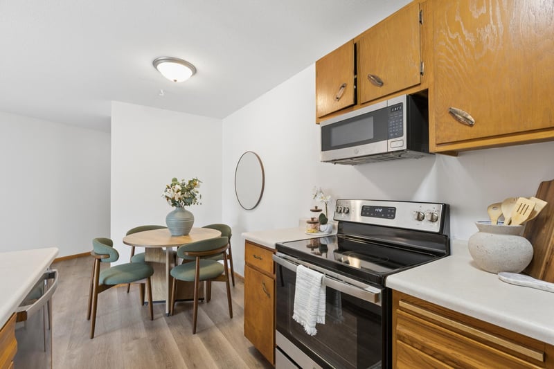 9147 Highway 55 #202, Golden Valley, MN 55427