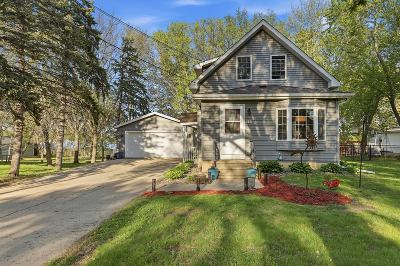 135 Pleasant Ave NE, Cokato, MN 55321